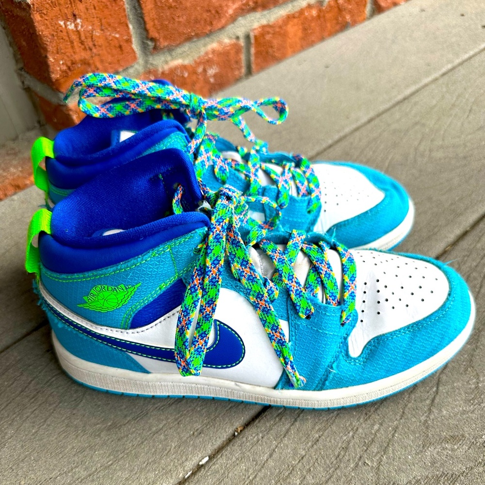 EUC Air Jordan 1 sneakers